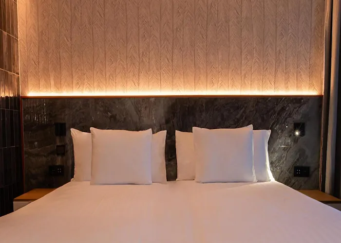 Silken Saaj Maar - Adults Only 4*